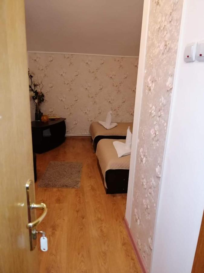 Casa Regala Ear Hotel Craiova Bagian luar foto