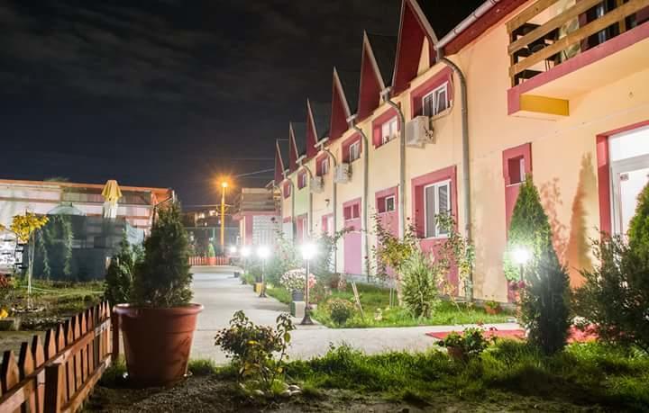 Casa Regala Ear Hotel Craiova Bagian luar foto